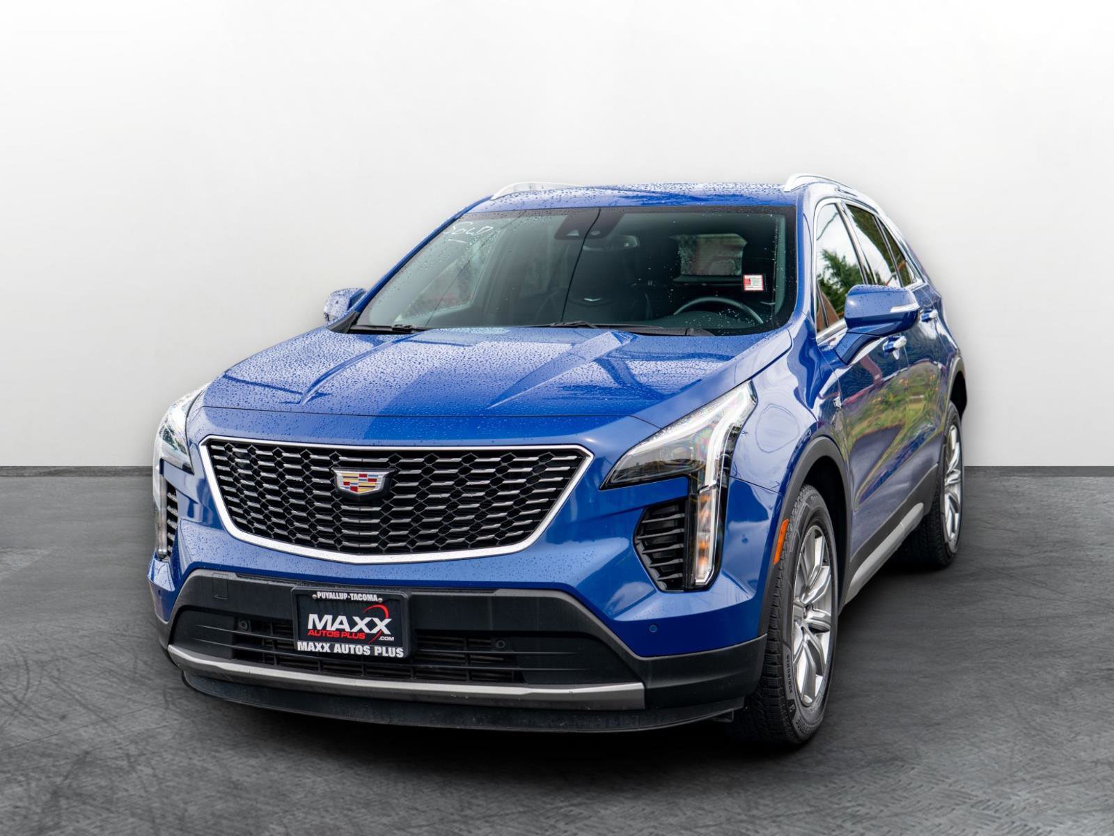 Used 2022 Cadillac XT4 Premium Luxury w/ Safety Alert Package AWD/4WD image 3