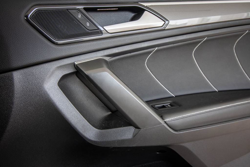 Certified 2023 Volkswagen Tiguan SE R-Line FWD image 19