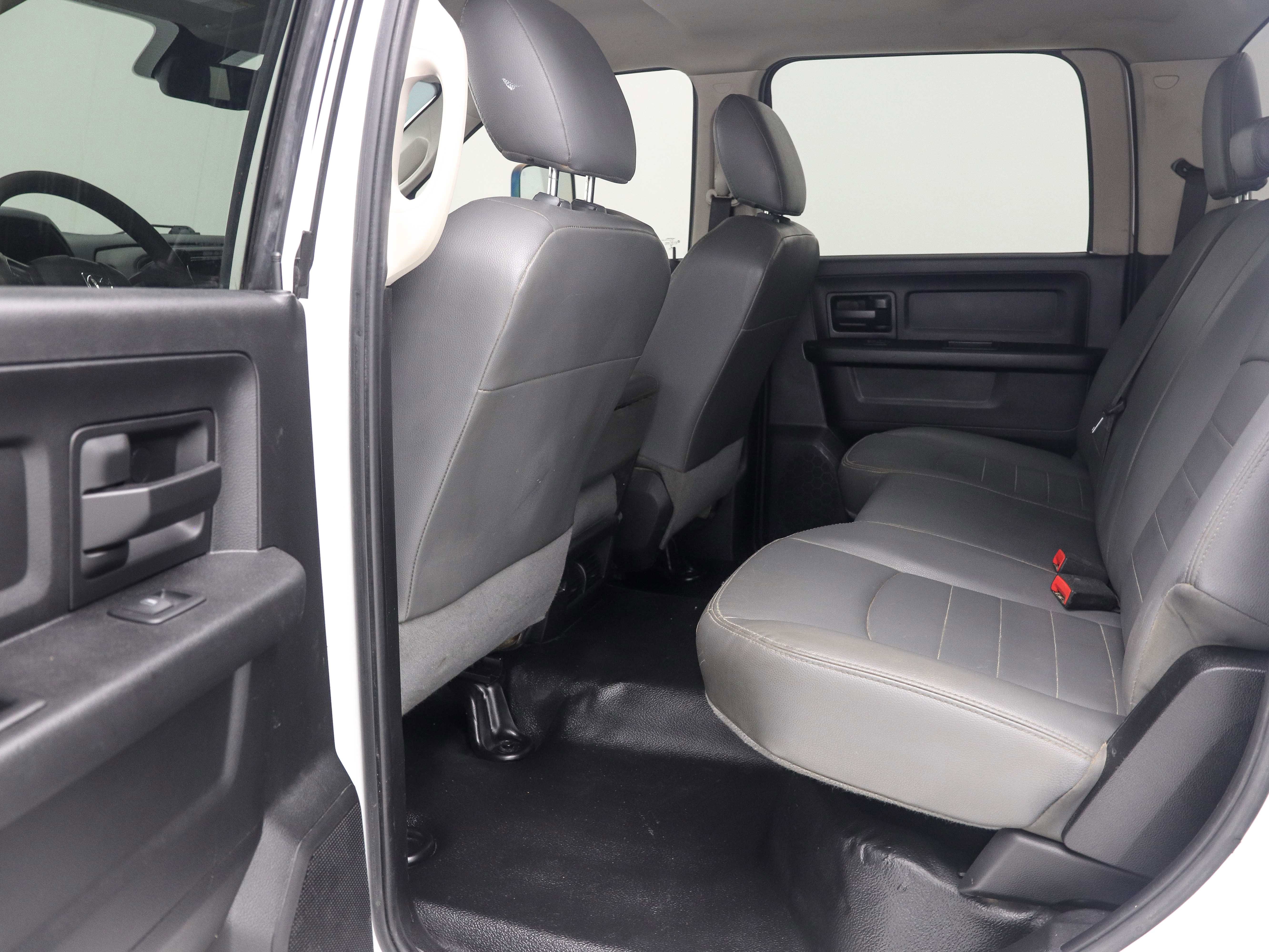 Used 2018 RAM 5500 Tradesman w/ Max Tow Package AWD/4WD image 28