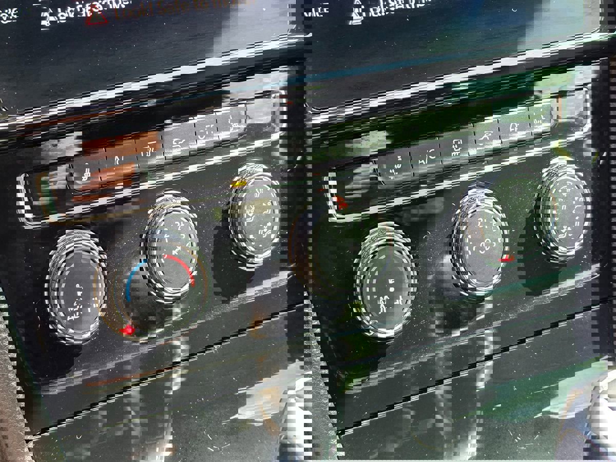 Used 2021 Volkswagen GTI SE image 37