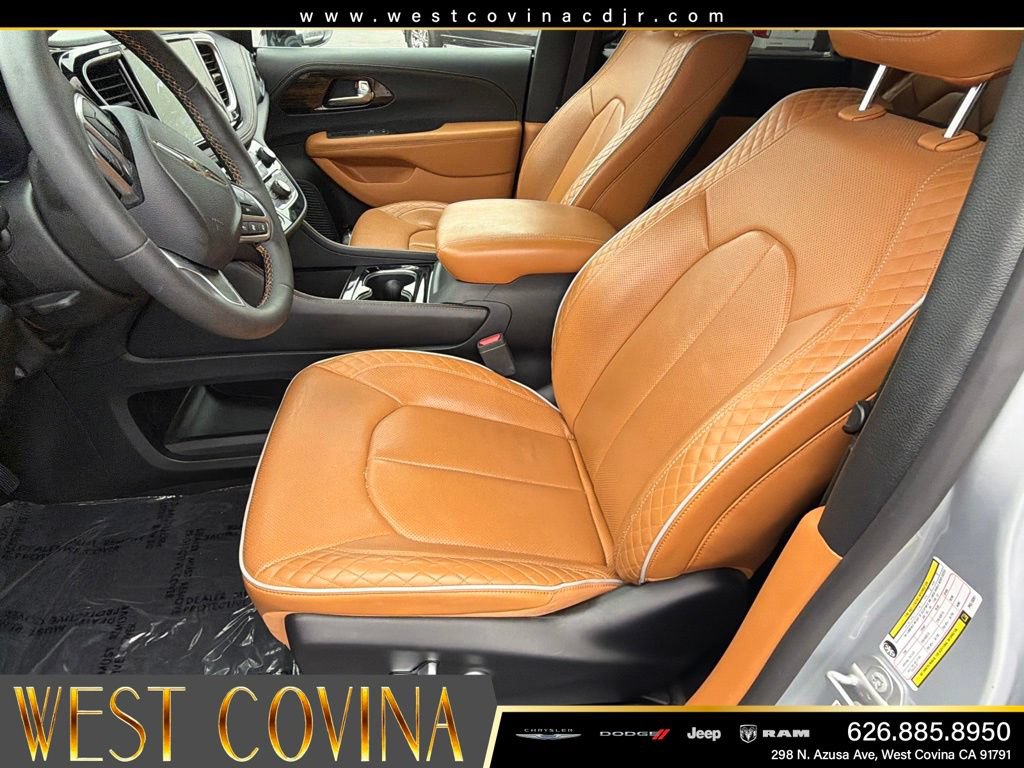 Used 2023 Chrysler Pacifica Pinnacle FWD image 23