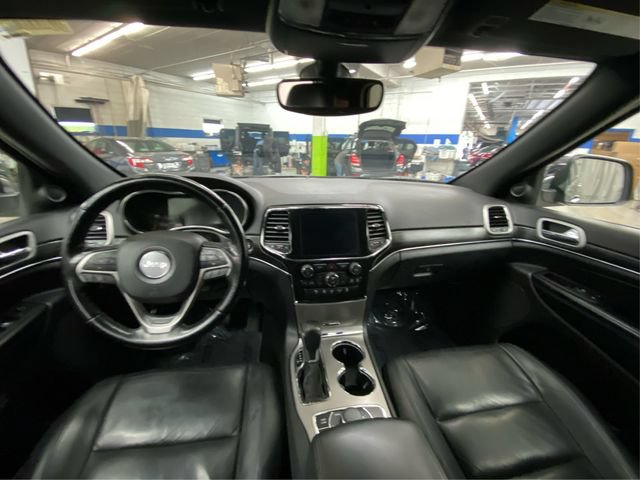 Used 2021 Jeep Grand Cherokee Limited AWD/4WD image 30