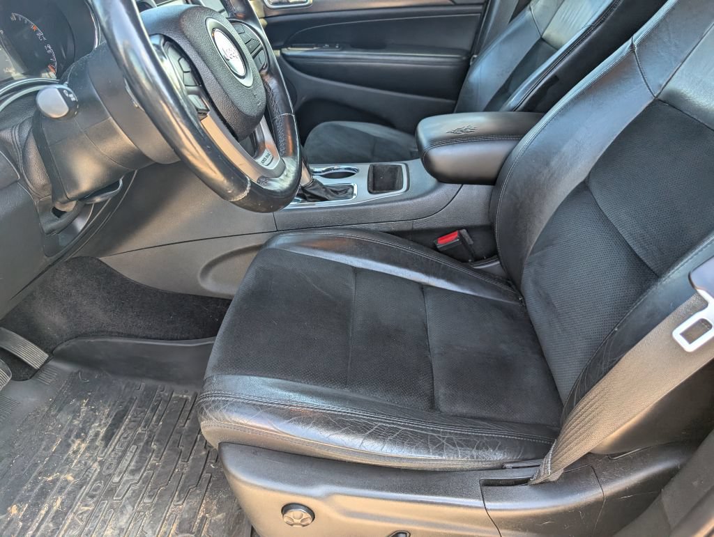 Used 2018 Jeep Grand Cherokee Altitude AWD/4WD image 9