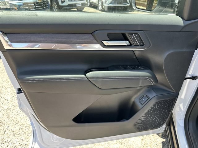 New 2026 GMC Terrain Denali w/ LPO, Floor Liner Package AWD/4WD image 8