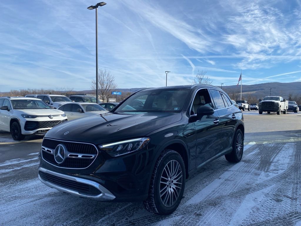 Used 2024 Mercedes-Benz GLC 300 4MATIC image 5