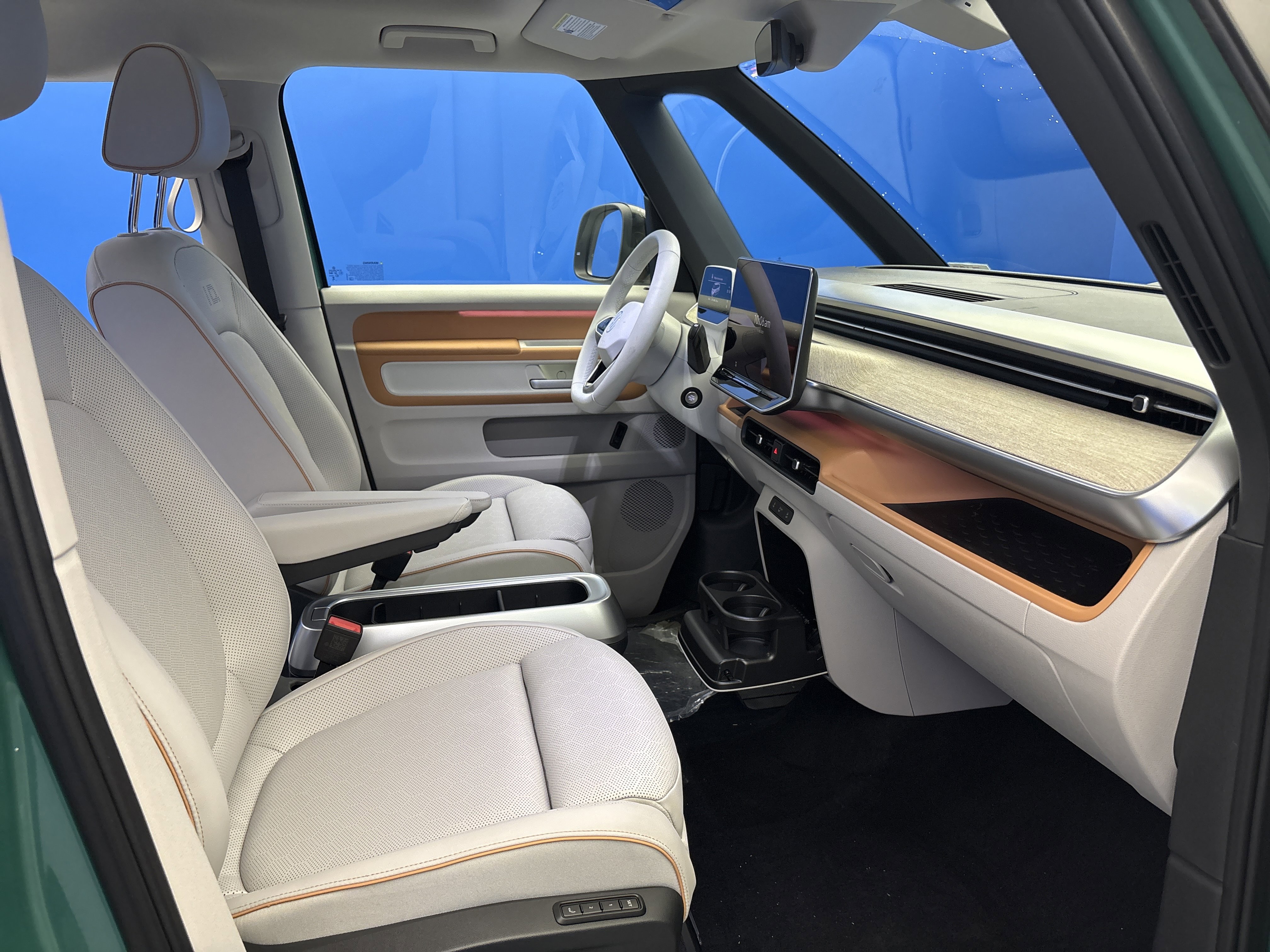 New 2025 Volkswagen ID. Buzz 1st Edition image 24