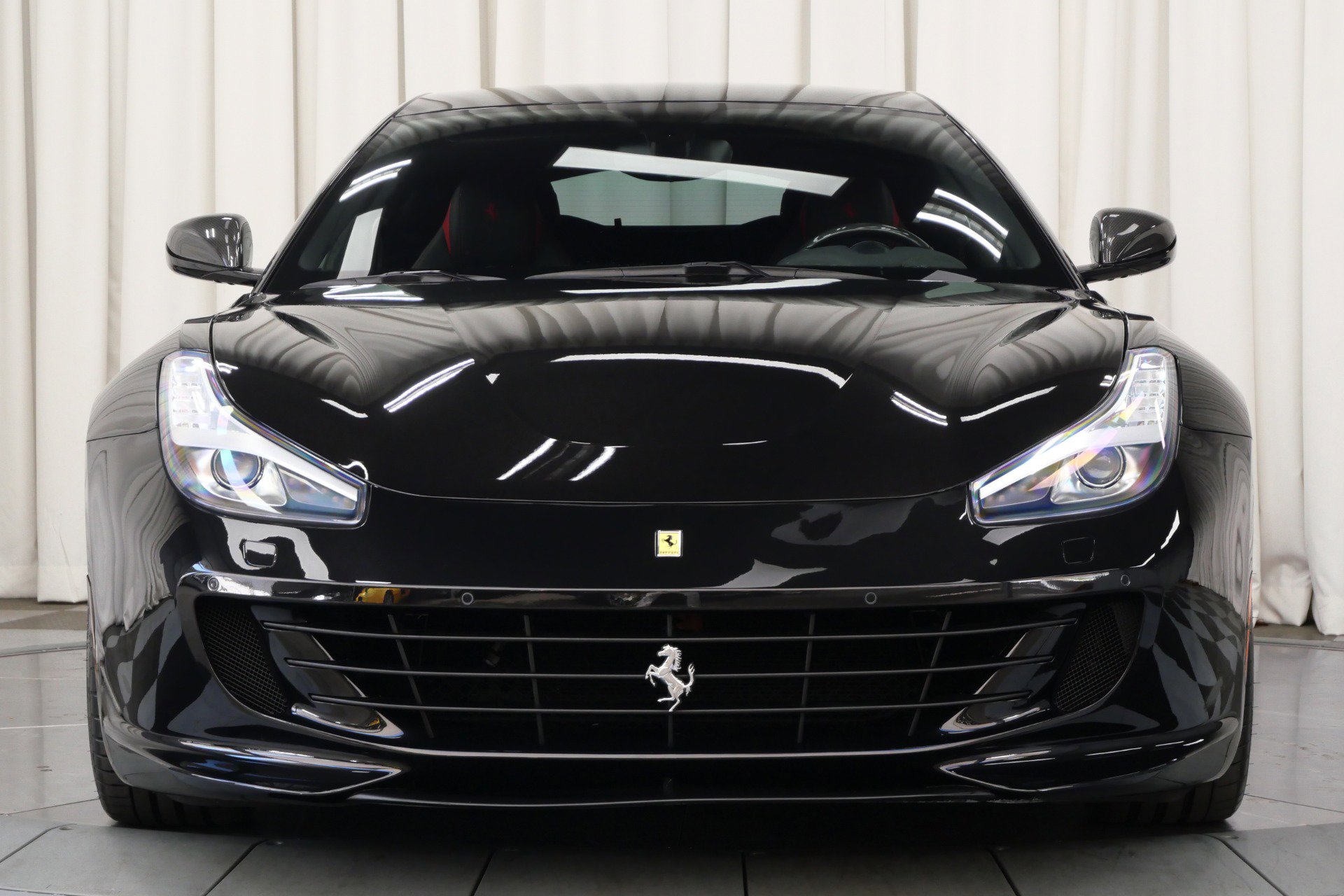 Used 2018 Ferrari GTC4Lusso image 4