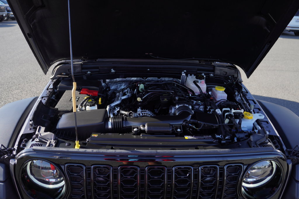 Used 2026 Jeep Wrangler Unlimited Sport AWD/4WD image 18