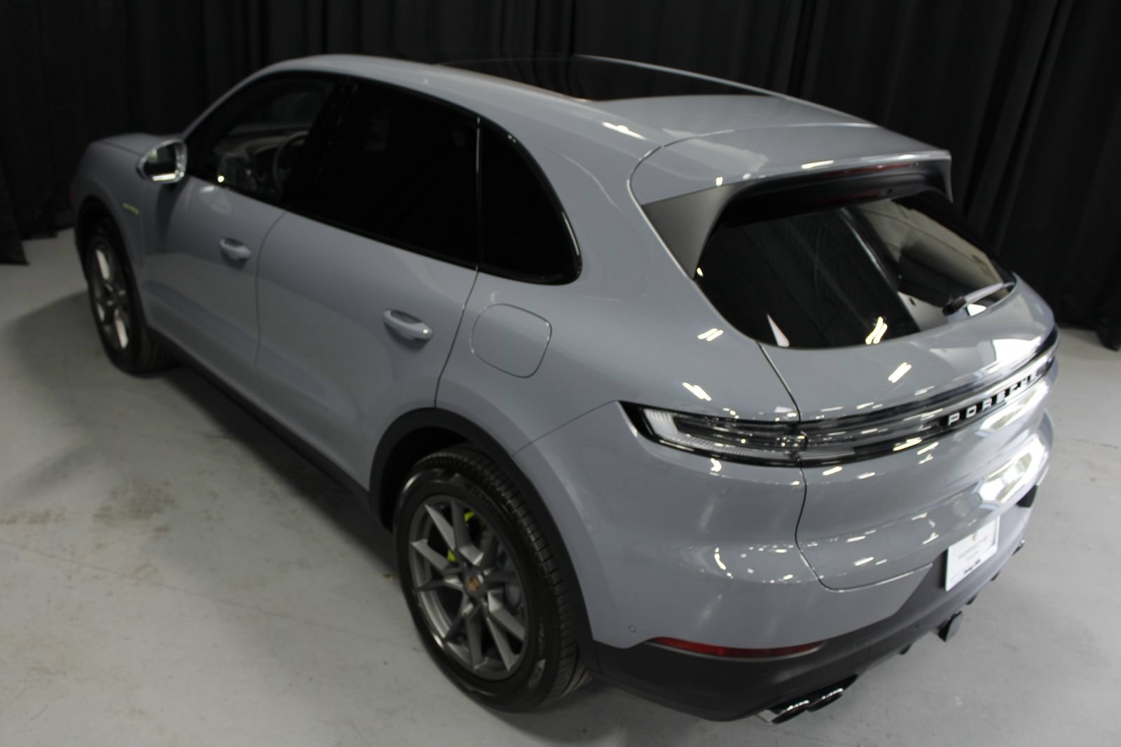 New 2026 Porsche Cayenne E-Hybrid AWD/4WD image 15