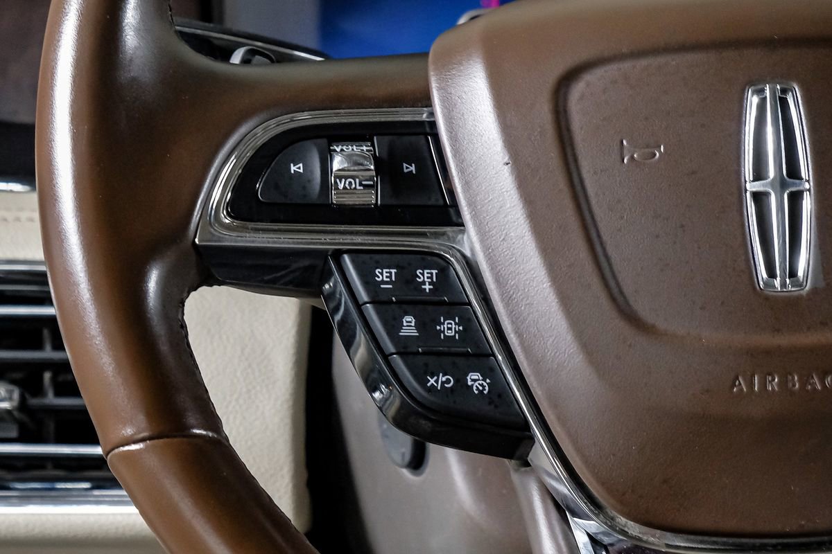 Used 2022 Lincoln Navigator L Reserve image 17