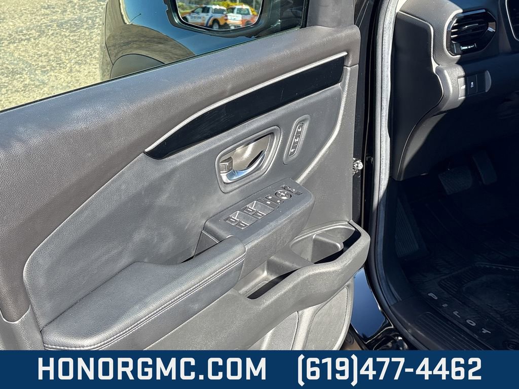 Used 2025 Honda Pilot EX-L image 15