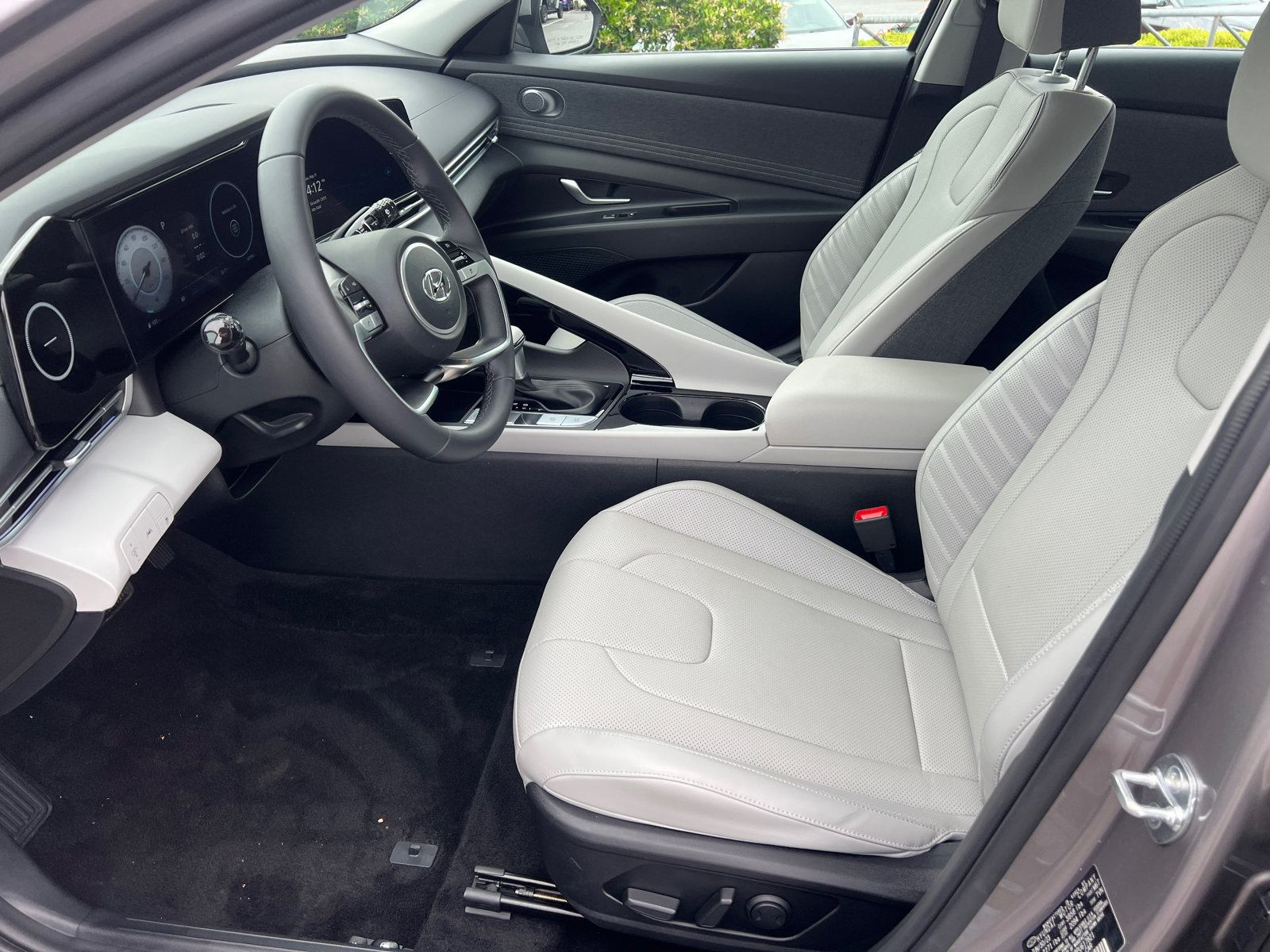 Certified 2023 Hyundai Elantra Limited FWD image 9