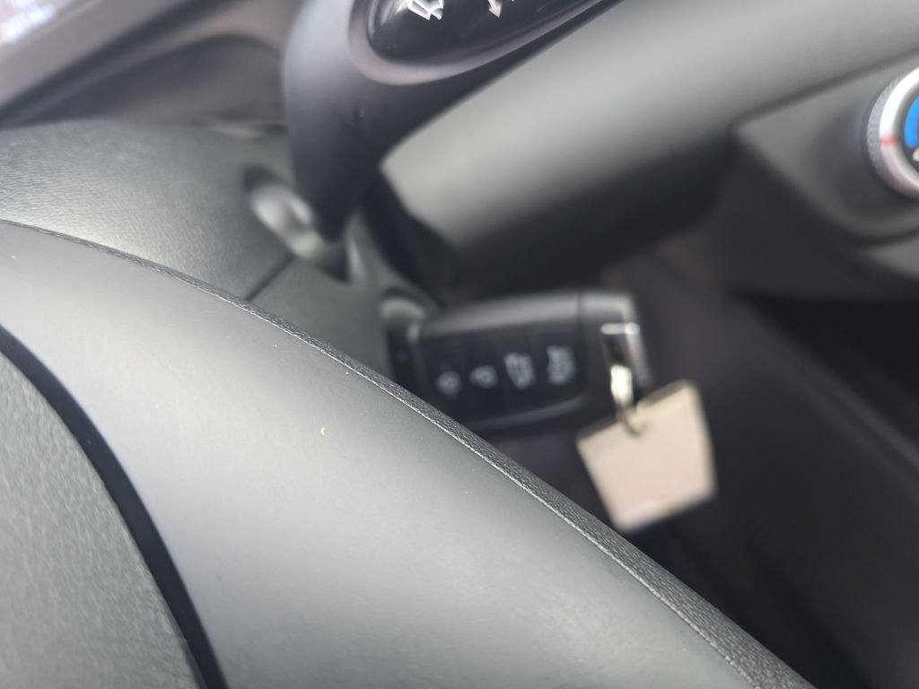 Used 2024 Hyundai Elantra SE FWD image 26