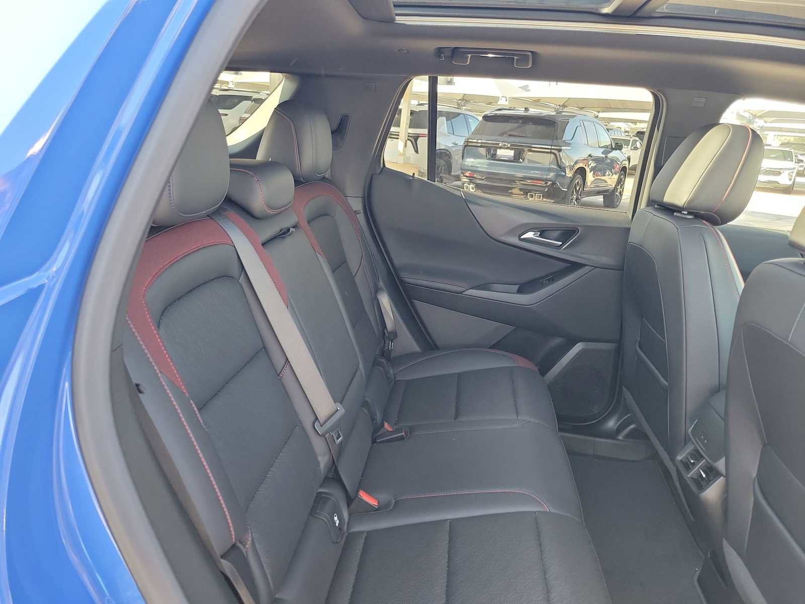 Used 2025 Chevrolet Equinox RS w/ Safety and Technology Package image 17