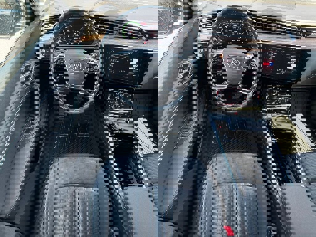 Used 2019 Audi e-tron Premium Plus image 14