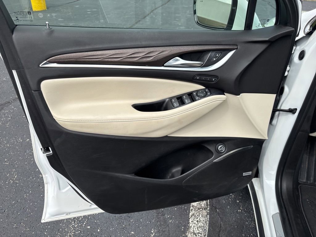 Used 2023 Buick Enclave Avenir w/ Avenir Technology Package AWD/4WD image 47