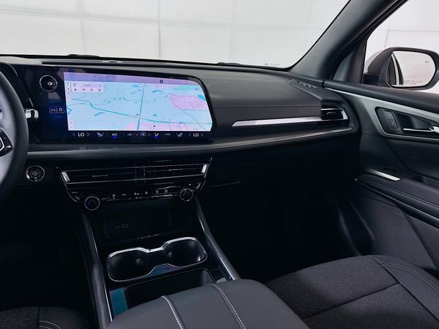 New 2025 Chevrolet Traverse LT FWD image 25