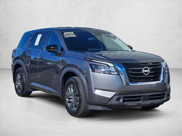 Used 2023 Nissan Pathfinder S image 3