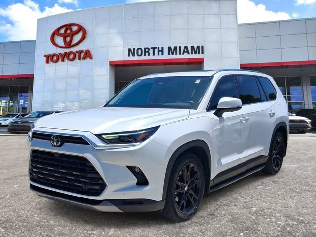 Used 2025 Toyota Grand Highlander AWD image 2