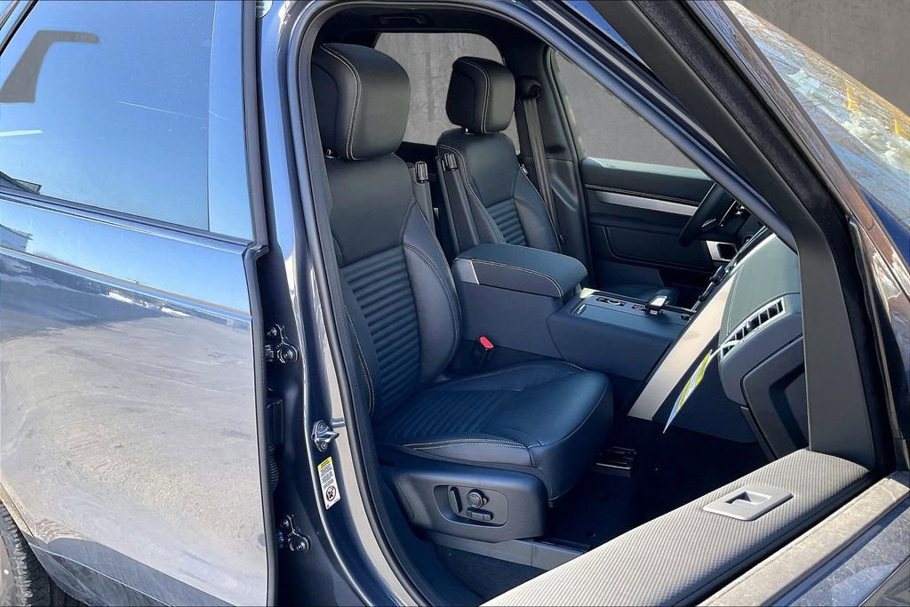 New 2026 Land Rover Discovery Dynamic SE AWD/4WD image 11