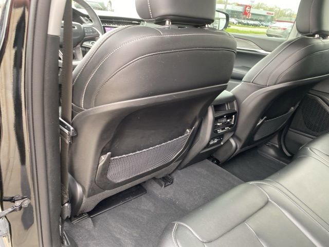 Used 2023 Jeep Grand Cherokee Limited w/ Black Appearance Package image 32