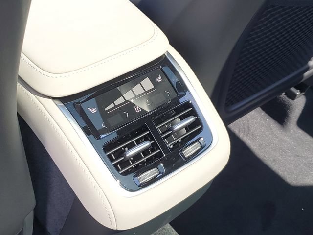 New 2026 Volvo XC90 B5 Plus w/ Protection Package Premier AWD/4WD image 31