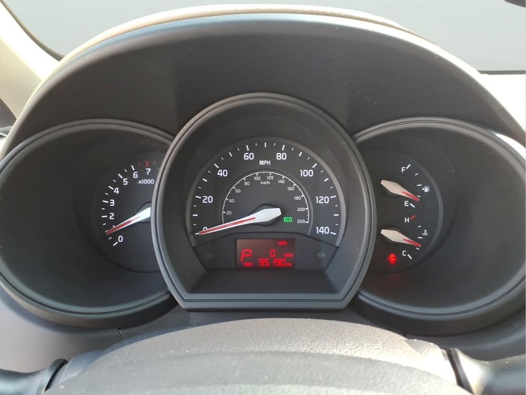Used 2014 Kia Rio LX FWD image 17