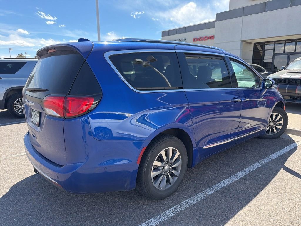 Used 2020 Chrysler Pacifica Touring-L Plus FWD image 3