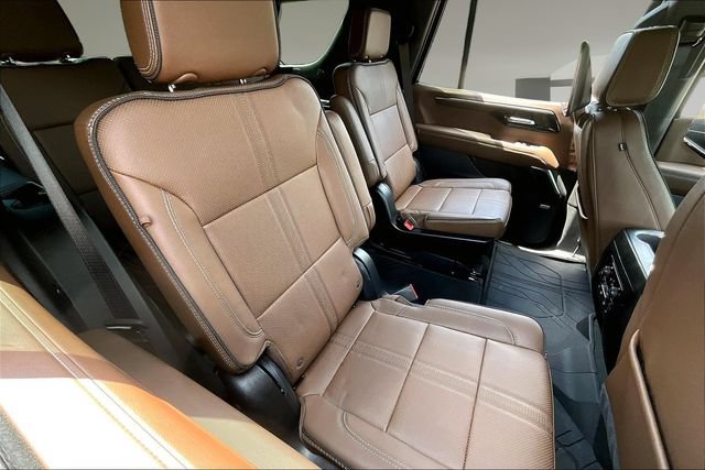 Used 2025 Chevrolet Tahoe High Country AWD/4WD image 24