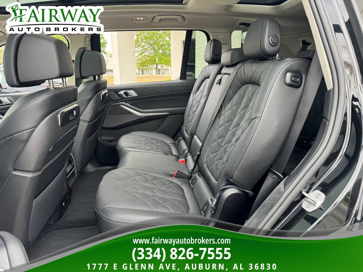 Used 2025 BMW X7 xDrive40i image 11