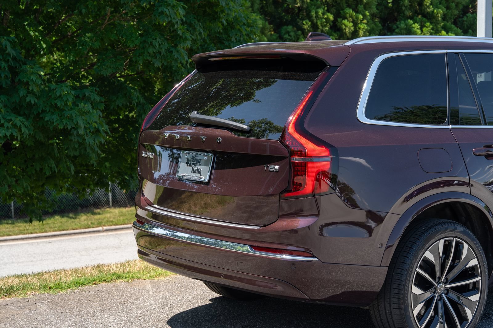 Used 2025 Volvo XC90 T8 Ultra AWD/4WD image 11