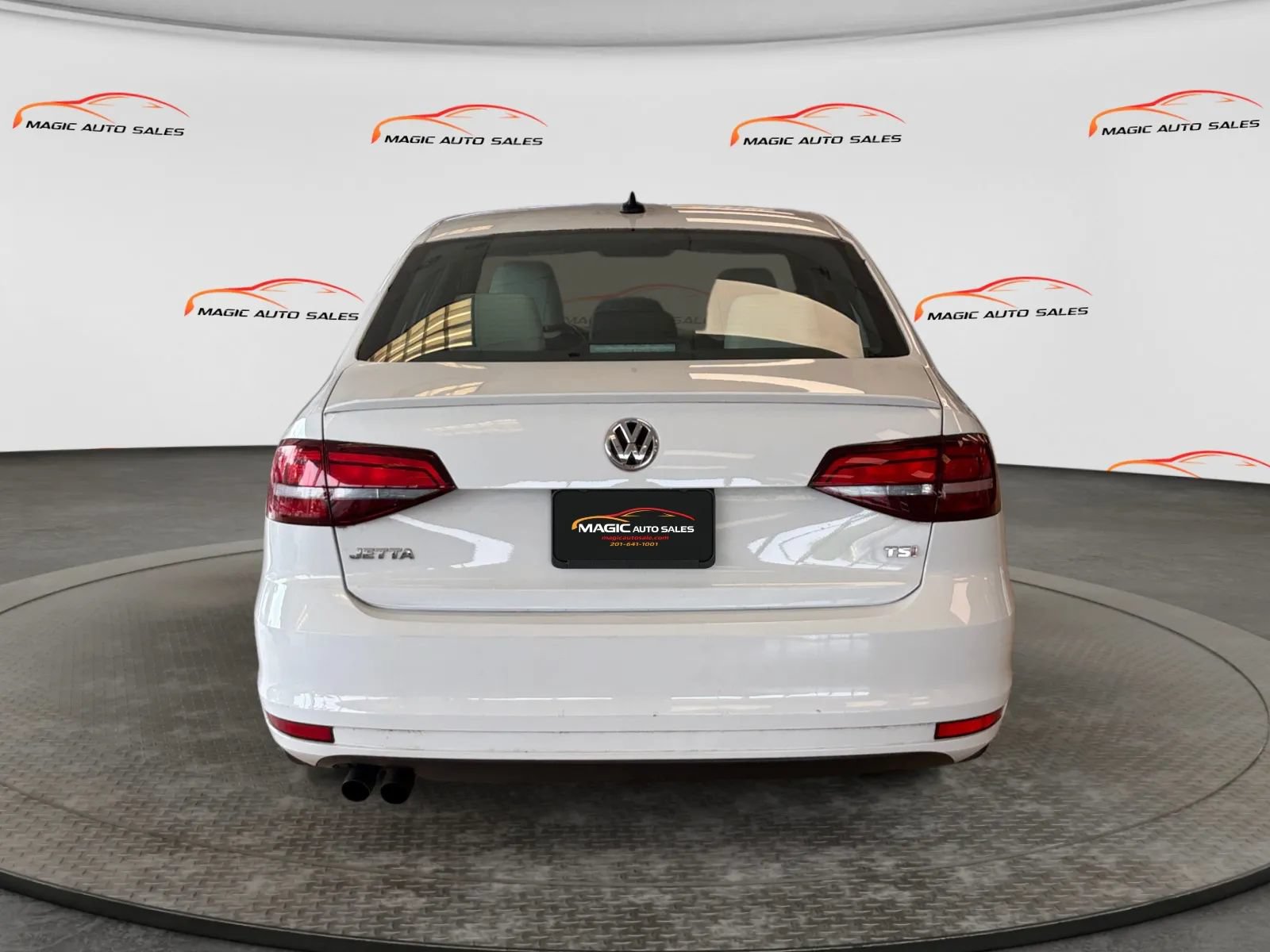 Used 2017 Volkswagen Jetta Sport FWD image 9