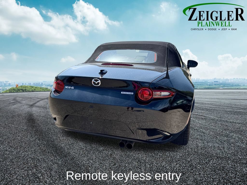 Used 2023 MAZDA MX-5 Miata Grand Touring RWD image 4