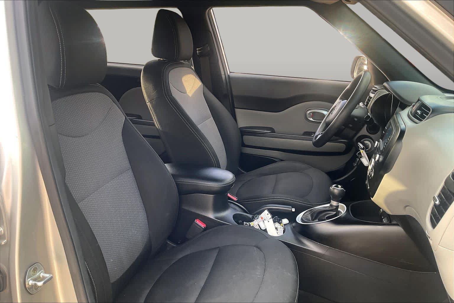 Used 2017 Kia Soul + FWD image 9