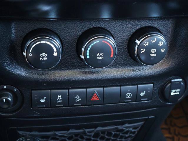 Used 2017 Jeep Wrangler Unlimited Sahara w/ Connectivity Group AWD/4WD image 19