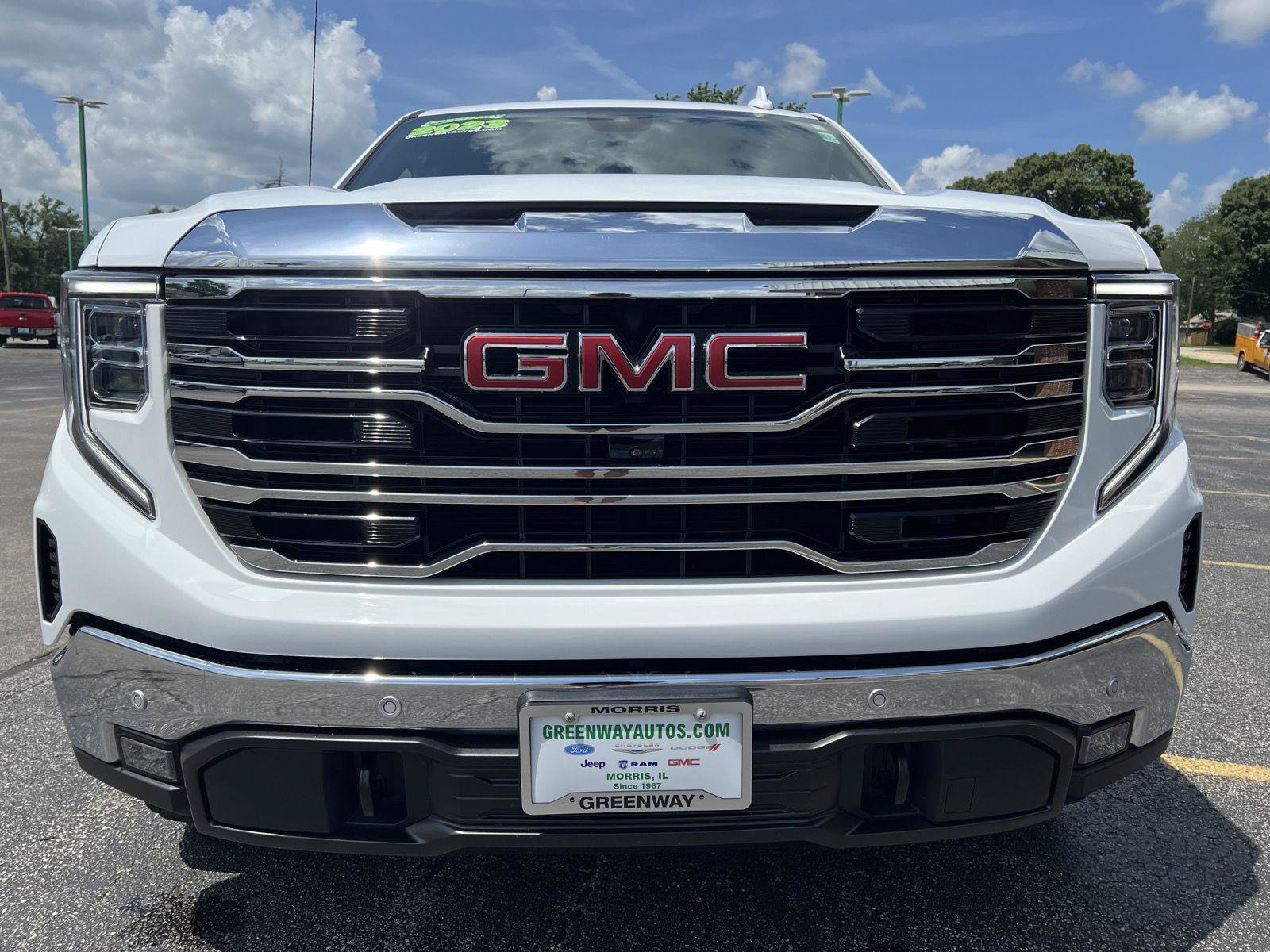 Used 2023 GMC Sierra 1500 SLT w/ SLT Premium Plus Package AWD/4WD image 15