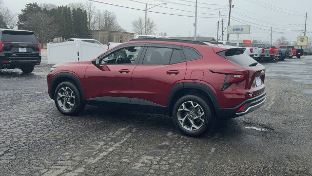 Certified 2025 Chevrolet Trax LT w/ Driver Confidence Package image 6