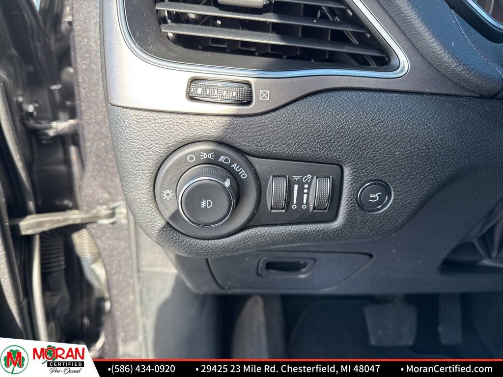 Used 2022 Jeep Cherokee Latitude Lux w/ Sun & Sound Group image 16