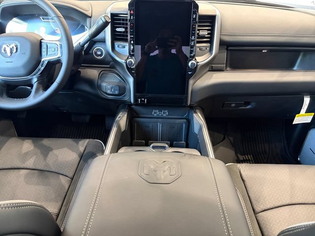 New 2026 RAM 2500 Laramie AWD/4WD image 18