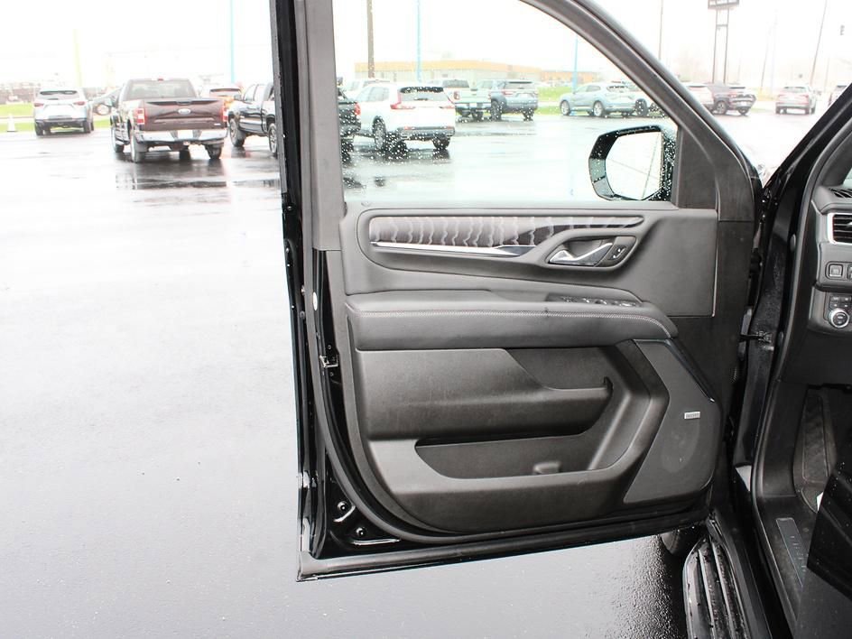 Used 2023 GMC Yukon XL Denali w/ Advanced Technology Package image 19