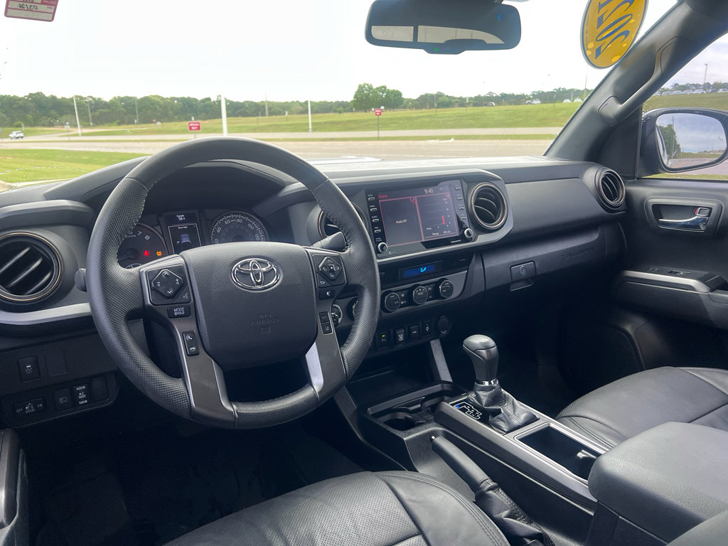 Used 2021 Toyota Tacoma TRD Sport w/ Technology Package image 18