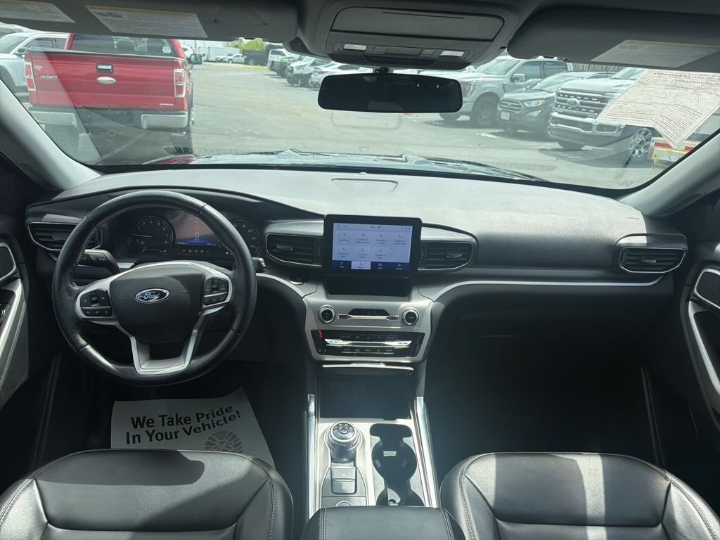 Certified 2022 Ford Explorer XLT w/ Equipment Group 202A AWD/4WD image 17