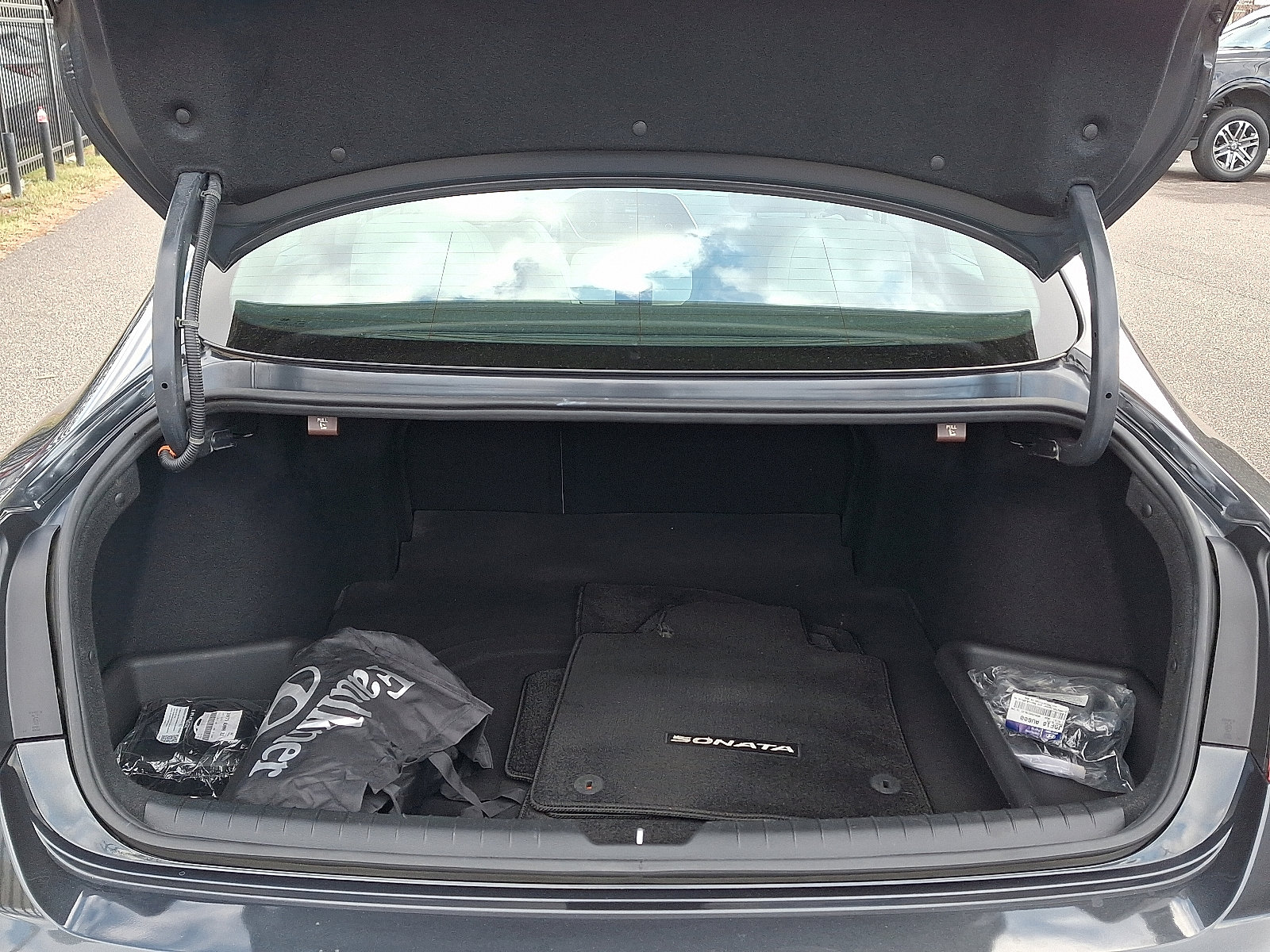 Certified 2022 Hyundai Sonata SEL w/ Convenience Package image 28