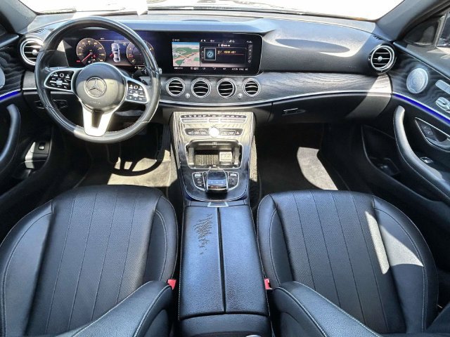Used 2020 Mercedes-Benz E 350 Sedan image 4