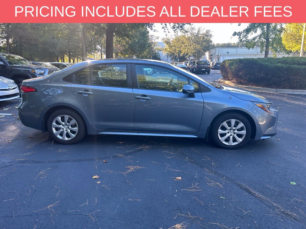 Used 2025 Toyota Corolla LE FWD image 9