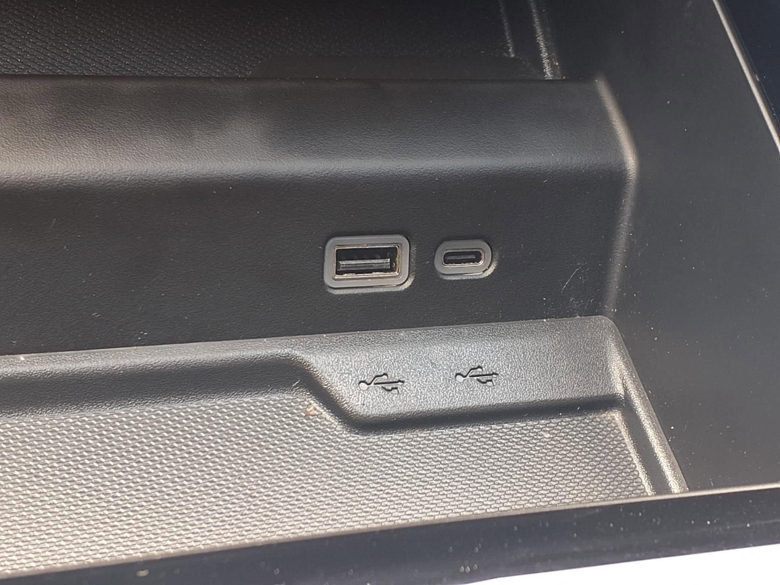 Used 2025 Chevrolet Suburban LS image 7