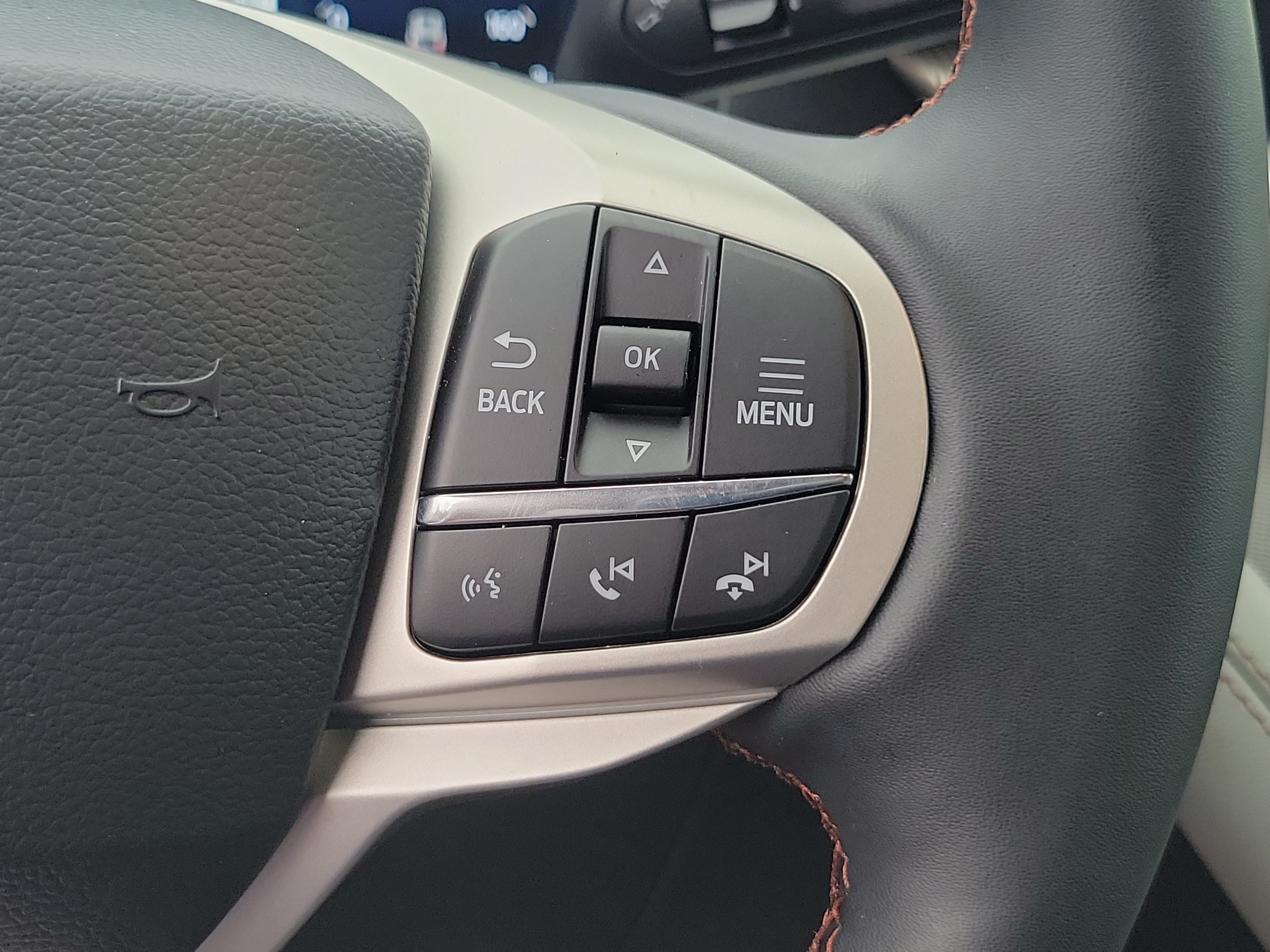New 2026 Ford Explorer Active w/ Active Comfort Package RWD image 30