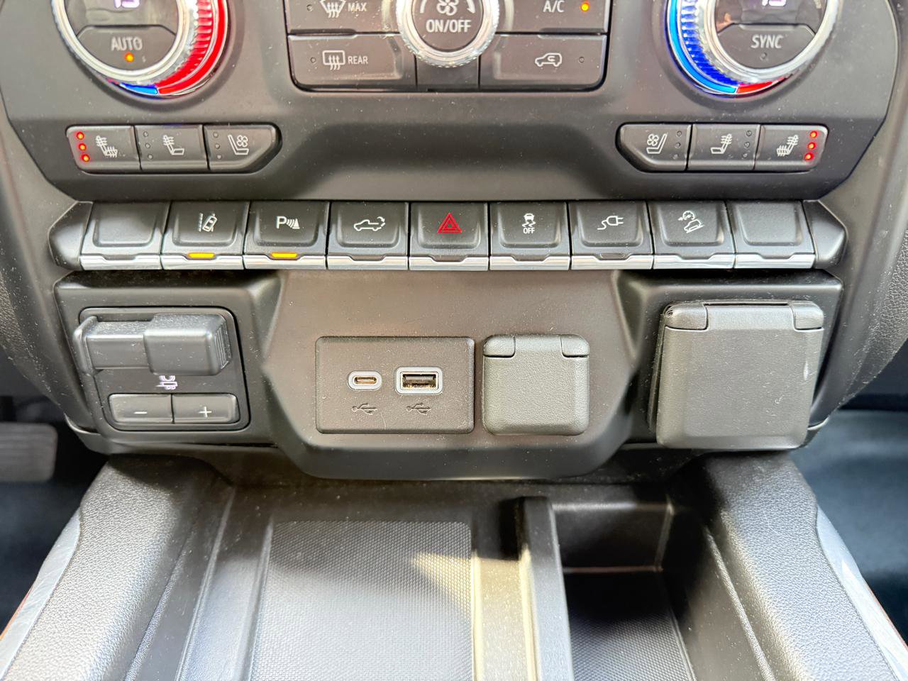 Used 2021 GMC Sierra 2500 Denali w/ Technology Package image 29