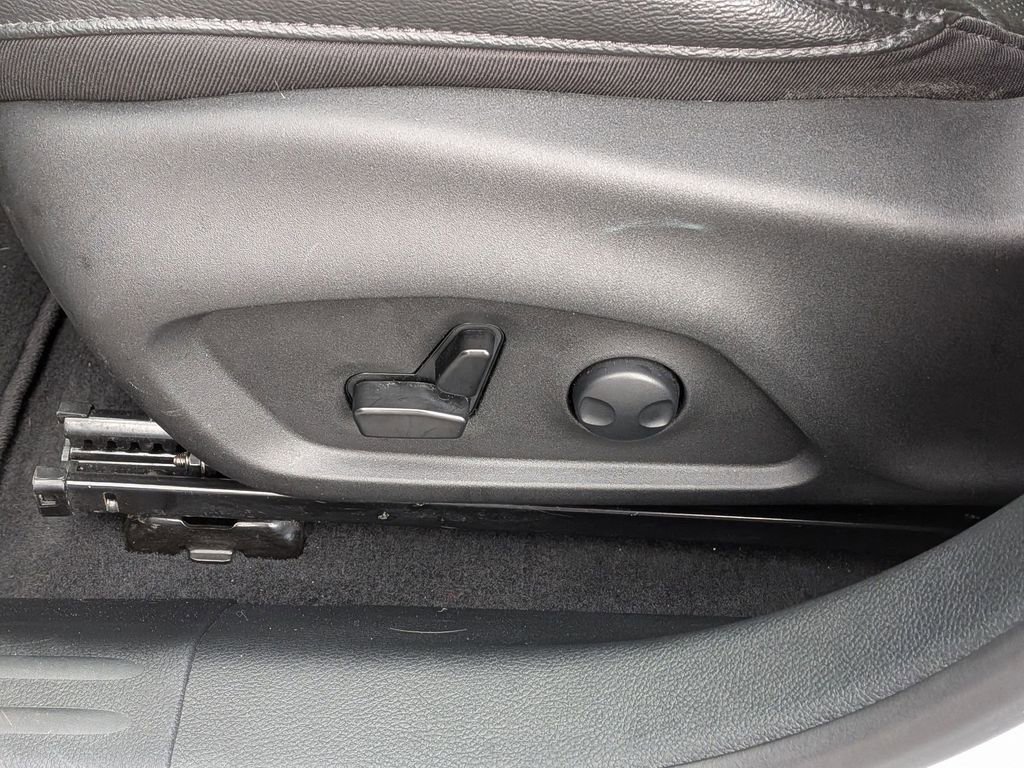 Used 2024 Jeep Compass Limited w/ High Altitude Package image 15