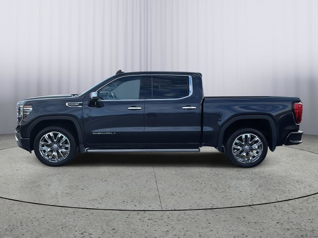 Used 2023 GMC Sierra 1500 Denali w/ Denali Reserve Package AWD/4WD image 2